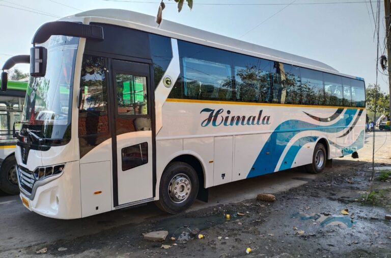 2×2.35 Seater Coach